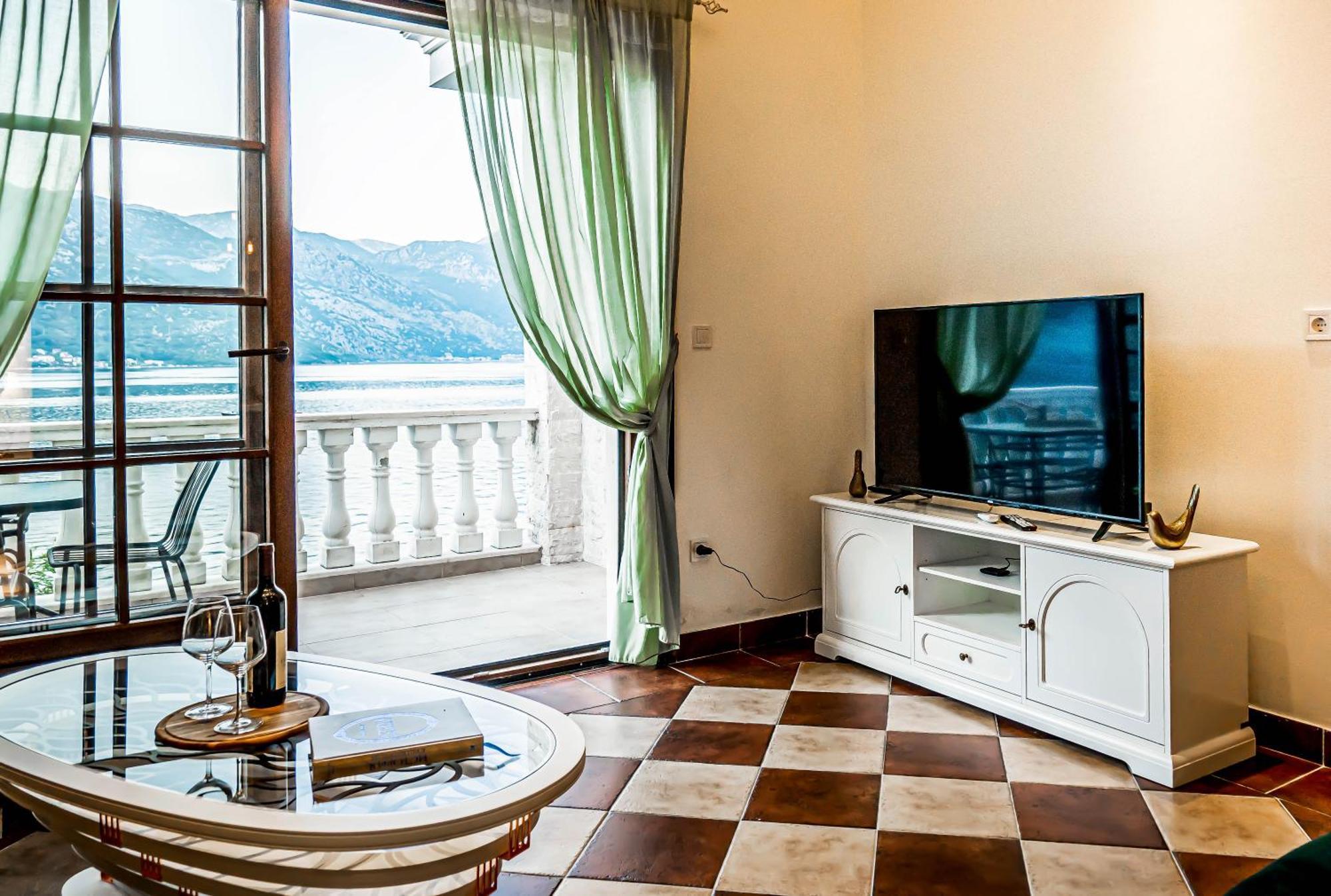 Villa Chantal Kotor Phòng bức ảnh
